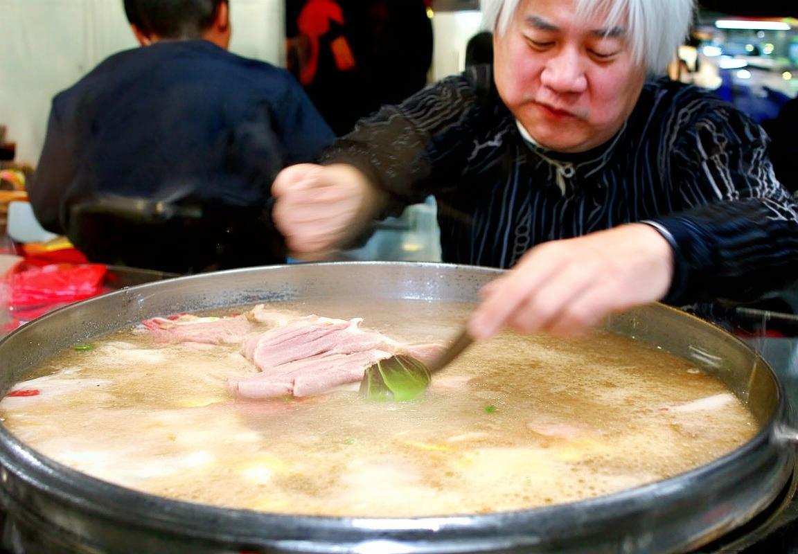 汕头牛肉火锅-汕头本地人吃的牛肉火锅-沙茶酱