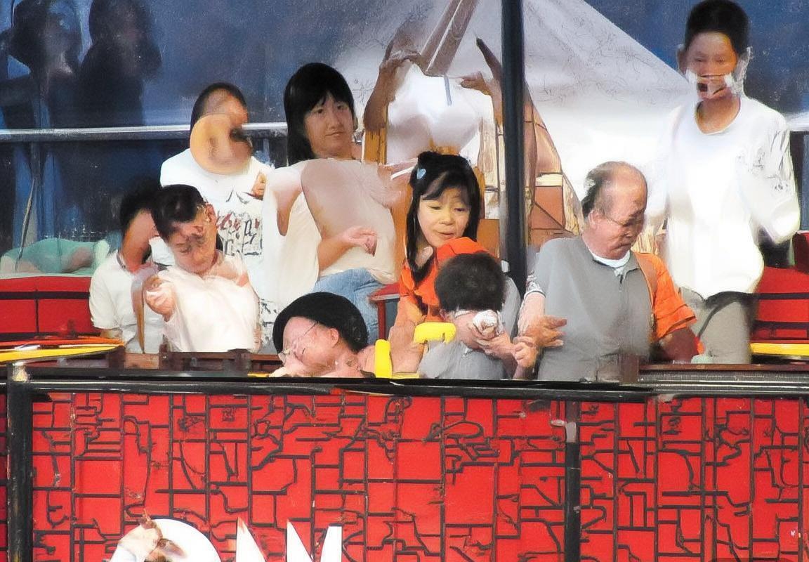 周末带爸妈出游花多少？家庭出游省钱攻略：带父母旅行预算规划、短途游交通选择技巧与老年人旅行住宿注意事项