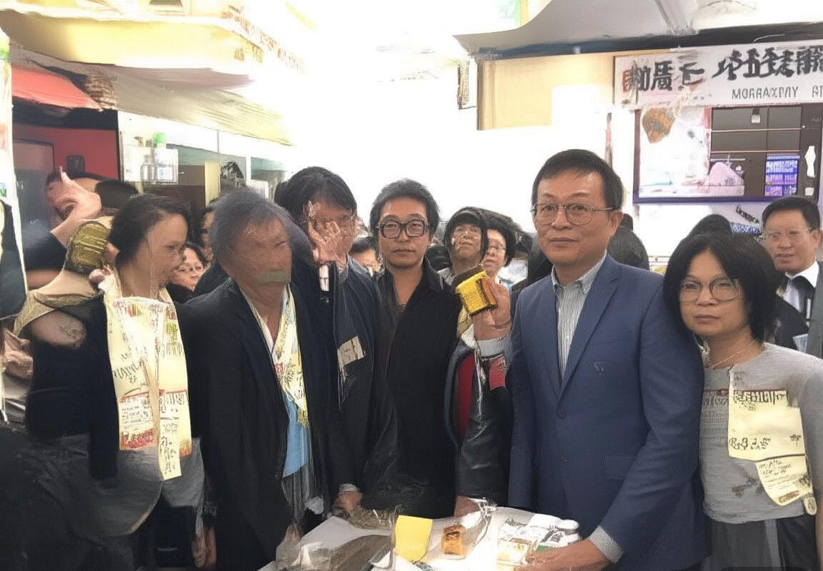 小长假3天去哪玩不挤人：探秘XX古镇、悠游YY海湾、徒步ZZ山、寻访AA历史遗址
