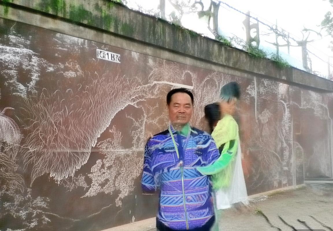 大理本地人吃的饵丝店指南：耙肉饵丝早餐与饵丝帽子（浇头）的江湖暗号